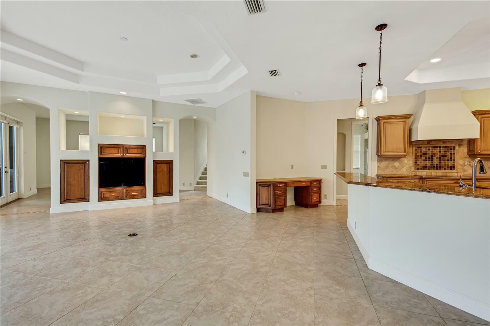 Property Photo:  7819 Rosehall Cove  FL 34202 