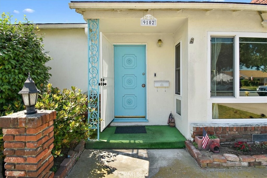 Property Photo: 9102 Oak Street CA 90706