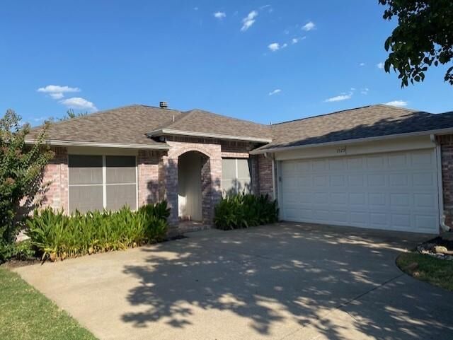 Property Photo:  1929 Hobart Lane  TX 75067 
