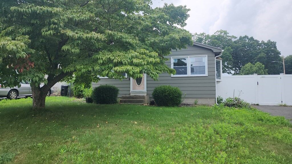 Property Photo: 72 Paradise, Street MA 01020