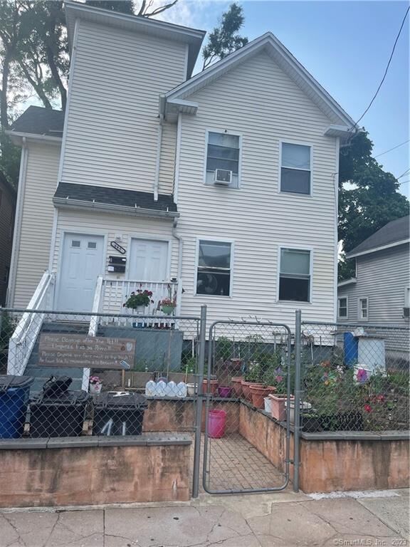 Property Photo: 645 Washington Avenue CT 06519