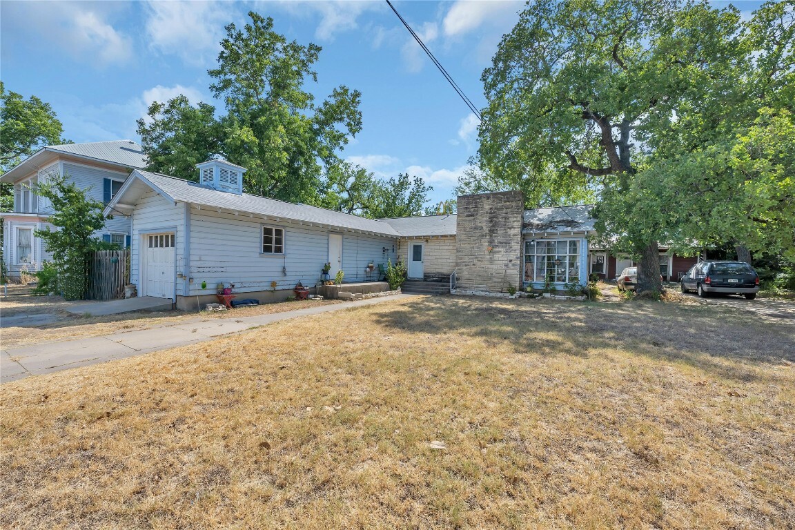 Property Photo:  204 N Main Street  TX 78611 