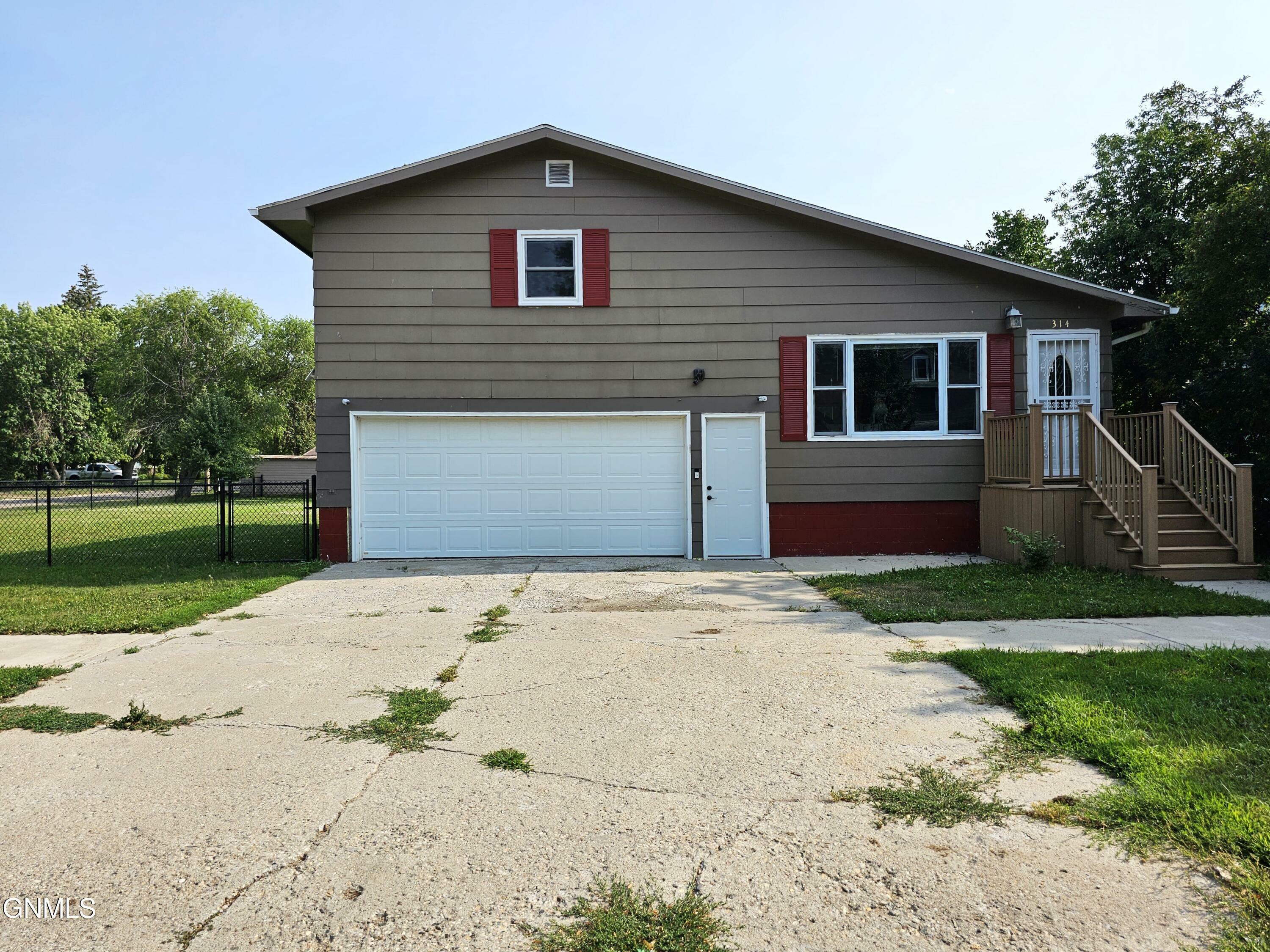 Property Photo:  314 1st Street S  ND 58436 