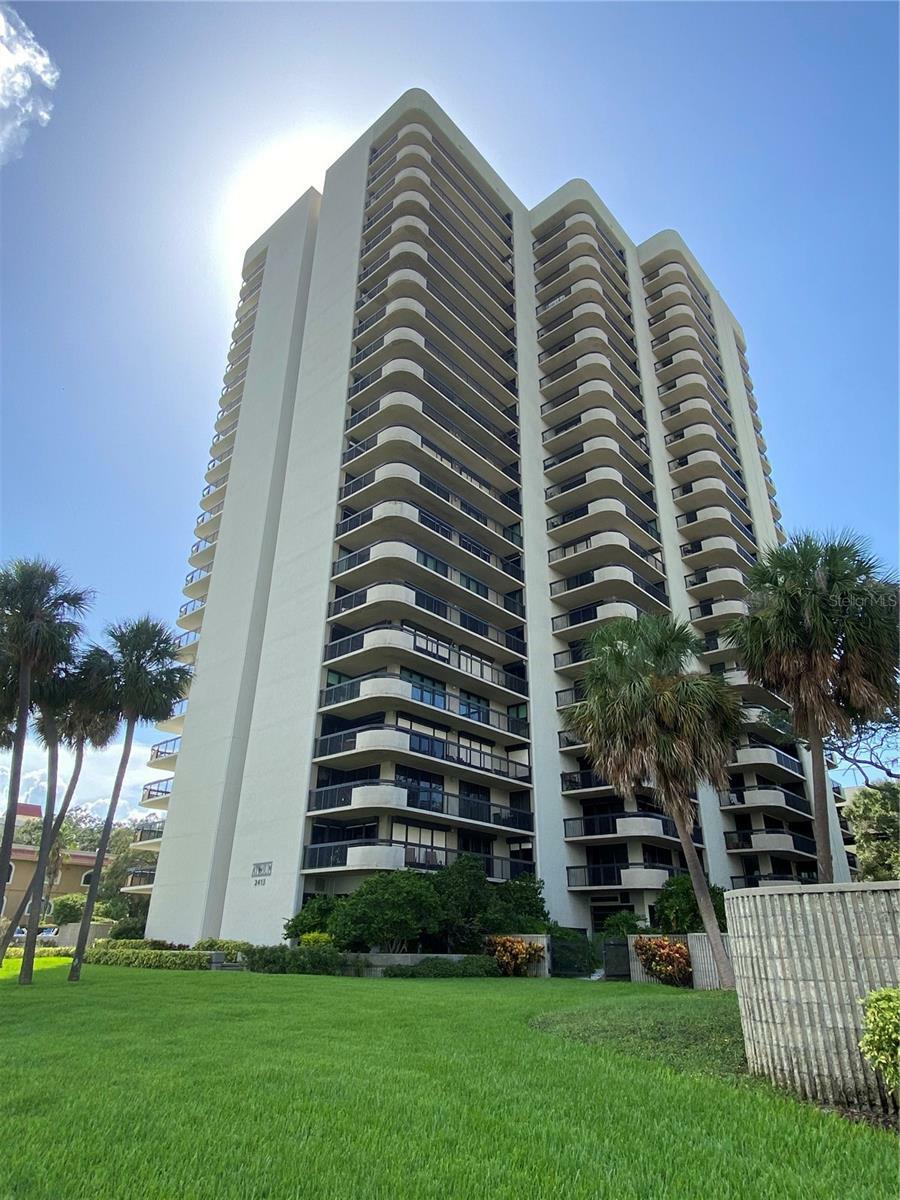 Property Photo:  2413 Bayshore Boulevard 906  FL 33629 