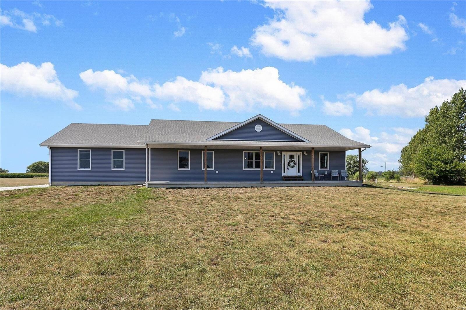 Property Photo: 125 Spring Court IL 62097