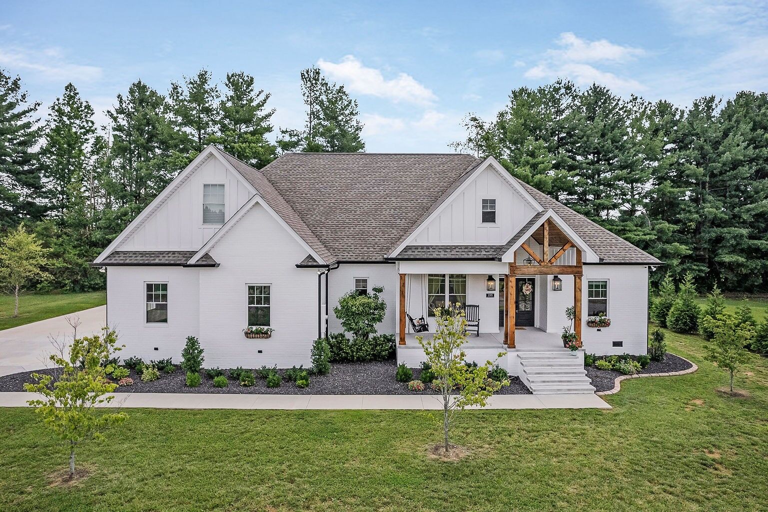 Property Photo: 235 Chestnut Oak Ave TN 37166