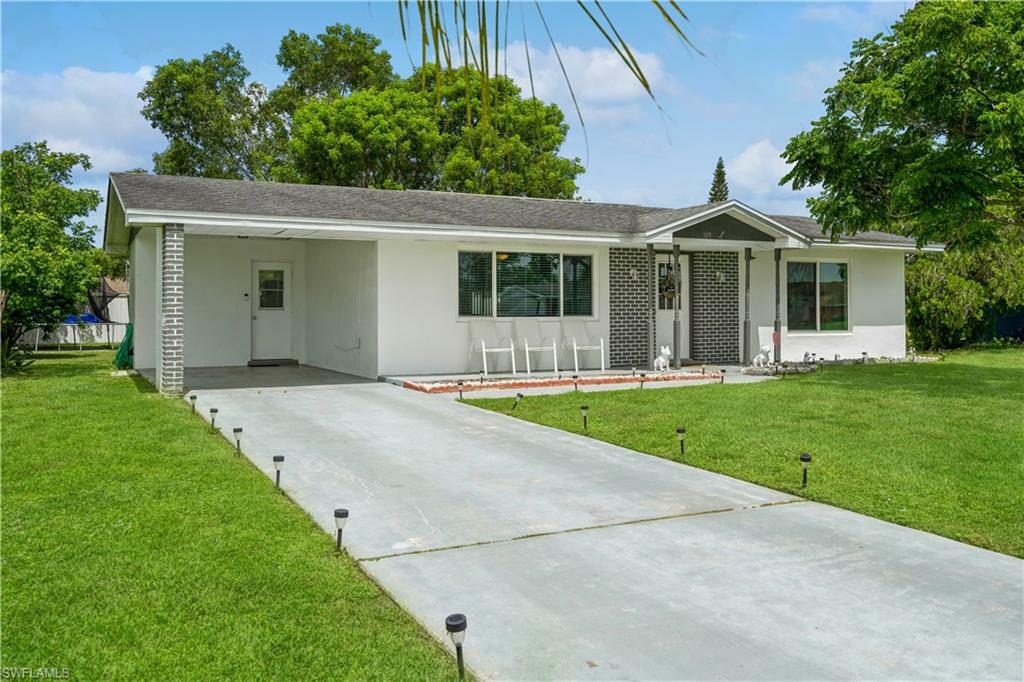 Property Photo:  109 Stafford Pl  FL 33936 