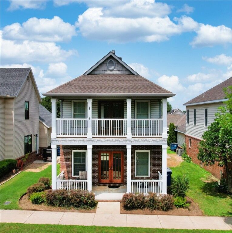 Property Photo:  911 Arleta Gardens  AR 72712 