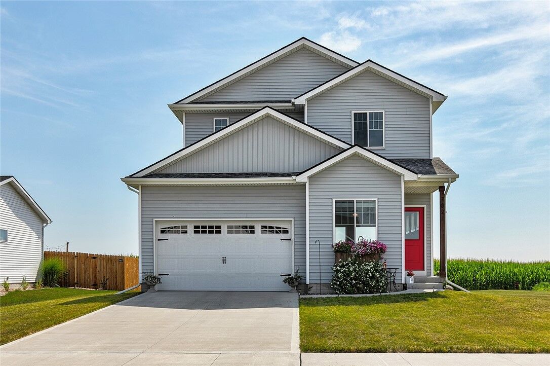 Property Photo: 702 Prairie View Drive IA 50124