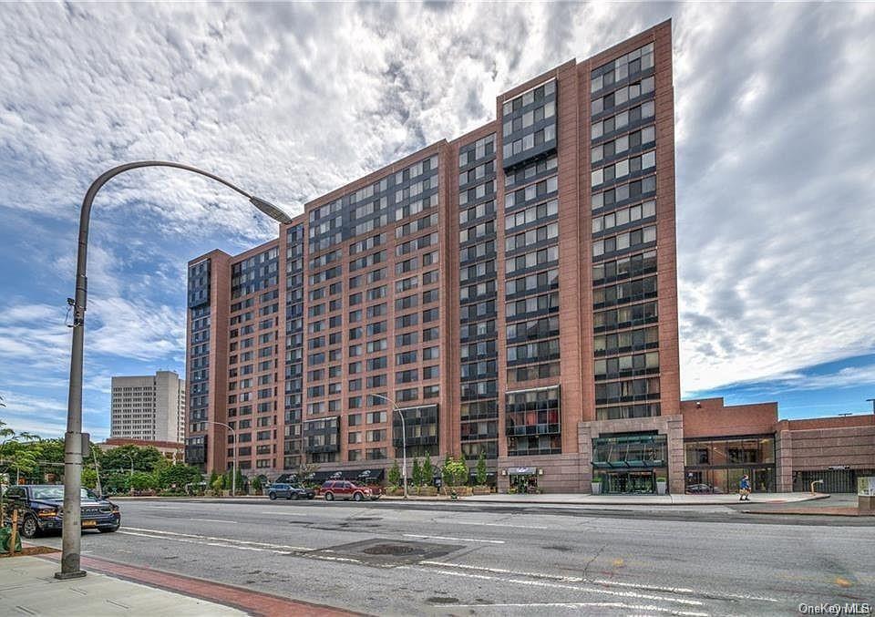 Property Photo:  4 Martine Avenue 1106  NY 10606 