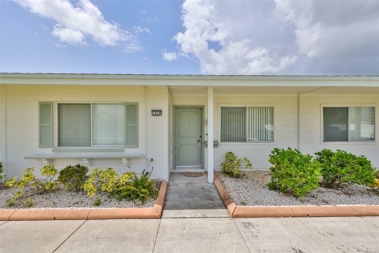 Property Photo:  1310 Burbank Court  FL 33573 