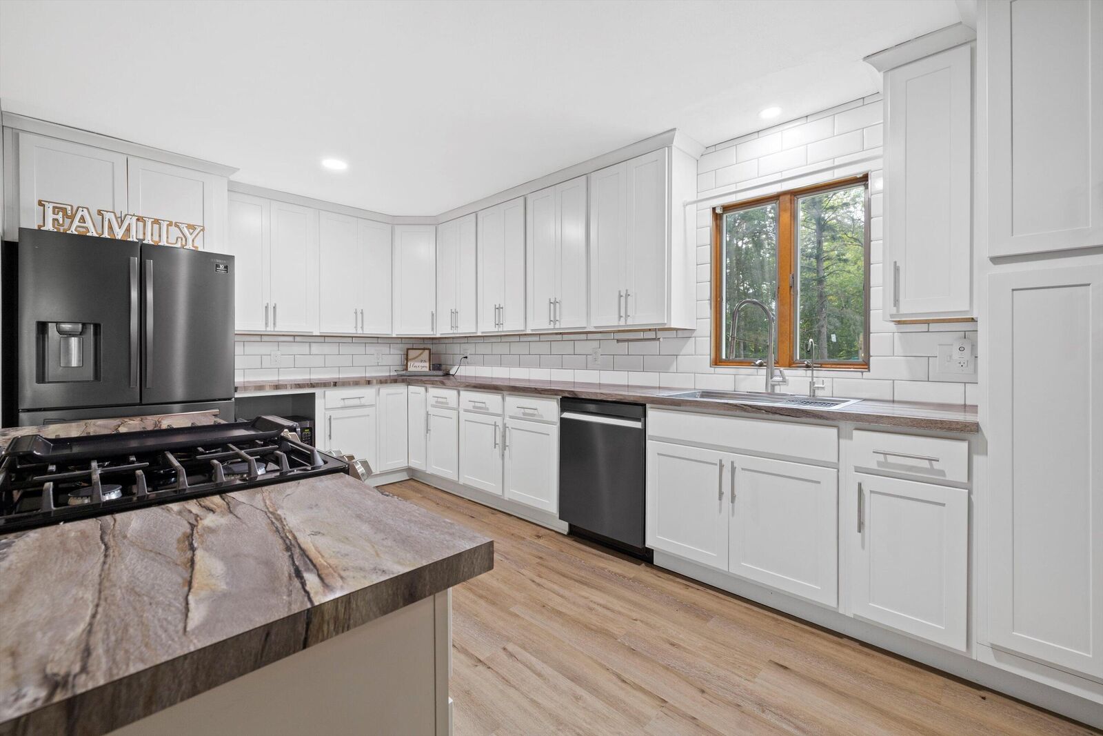 Property Photo: 490 Cedar Pl WI 53149