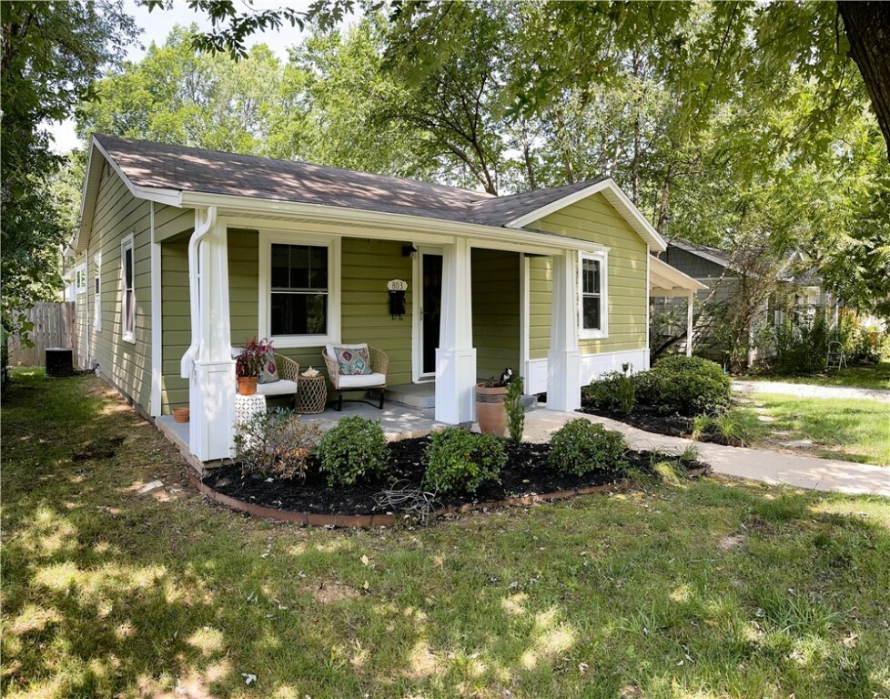 Property Photo:  803 NW B Street  AR 72712 