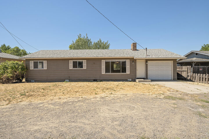 2101 Corona Avenue  Medford OR 97504 photo