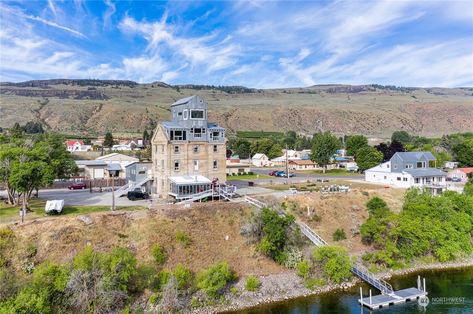 Property Photo:  1313 Jefferson Avenue  WA 98813 