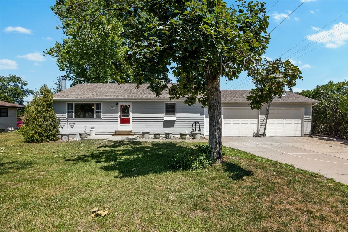 Property Photo:  750 Freeseway Drive  IA 52328 