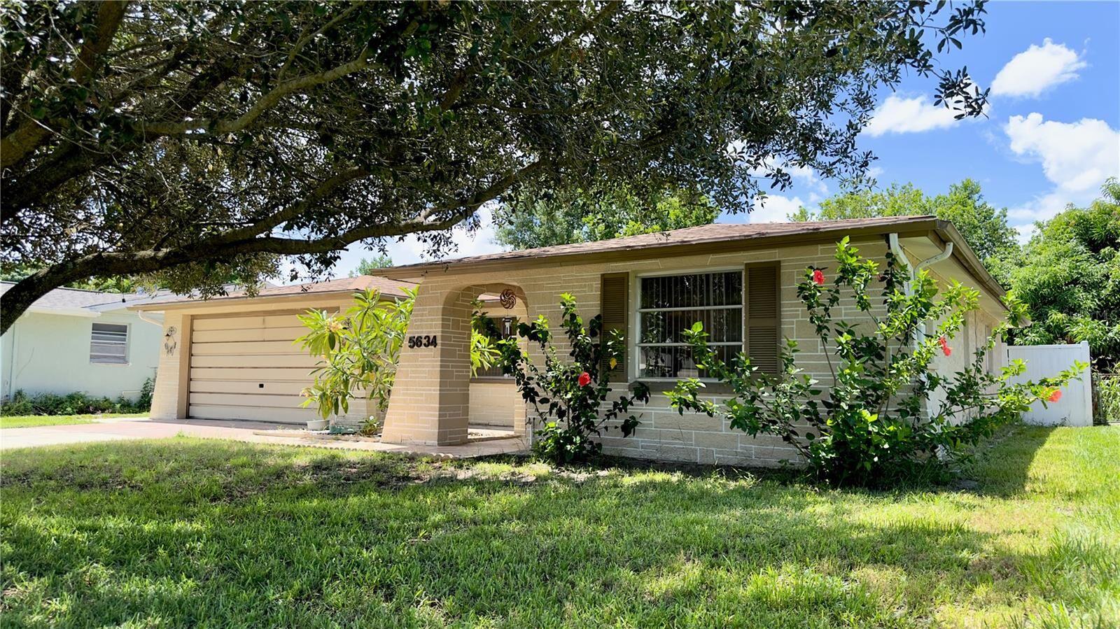 Property Photo:  5634 Dahlia Avenue  FL 34652 