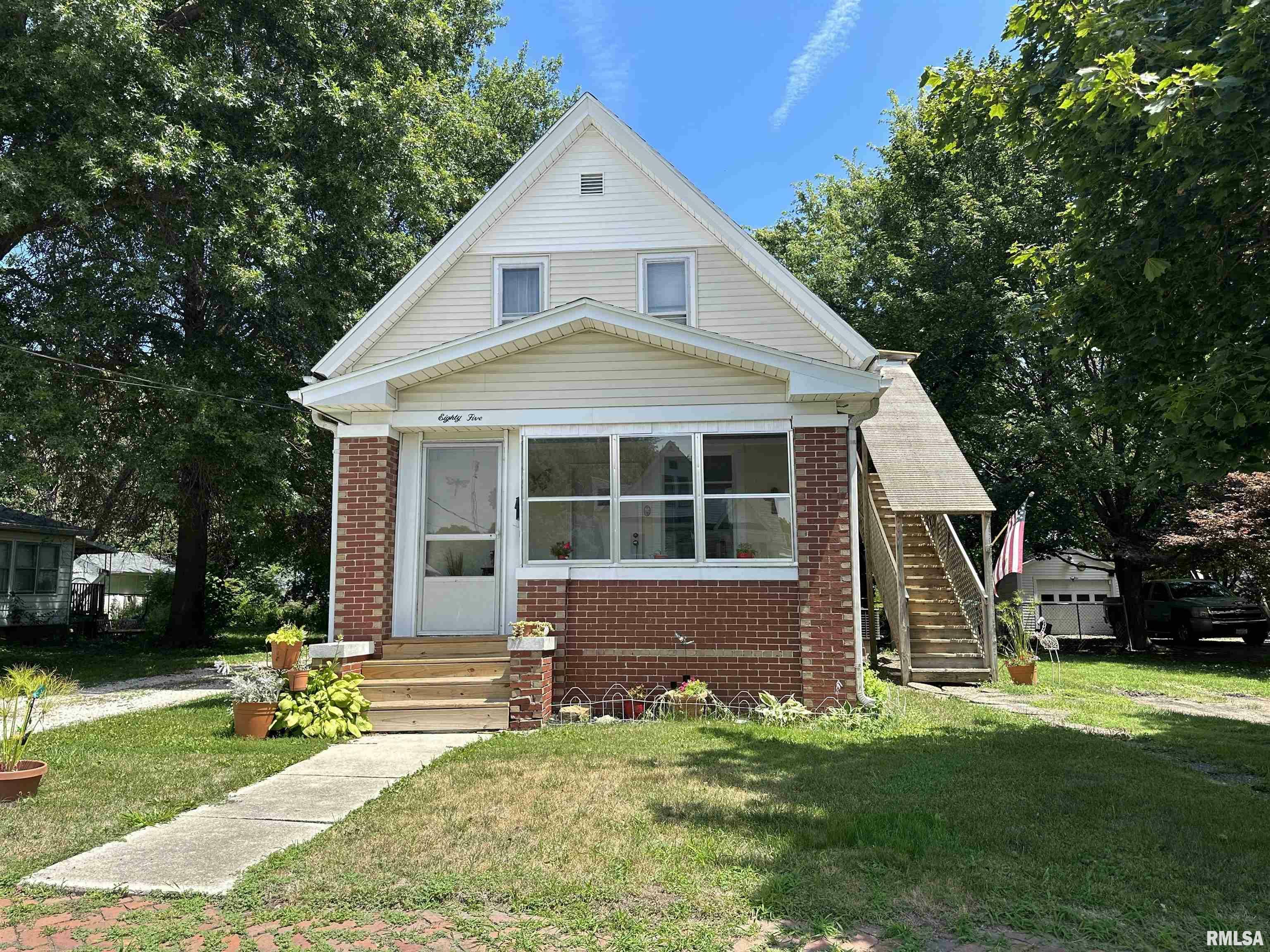 Property Photo: 85 Lake Street IL 61401