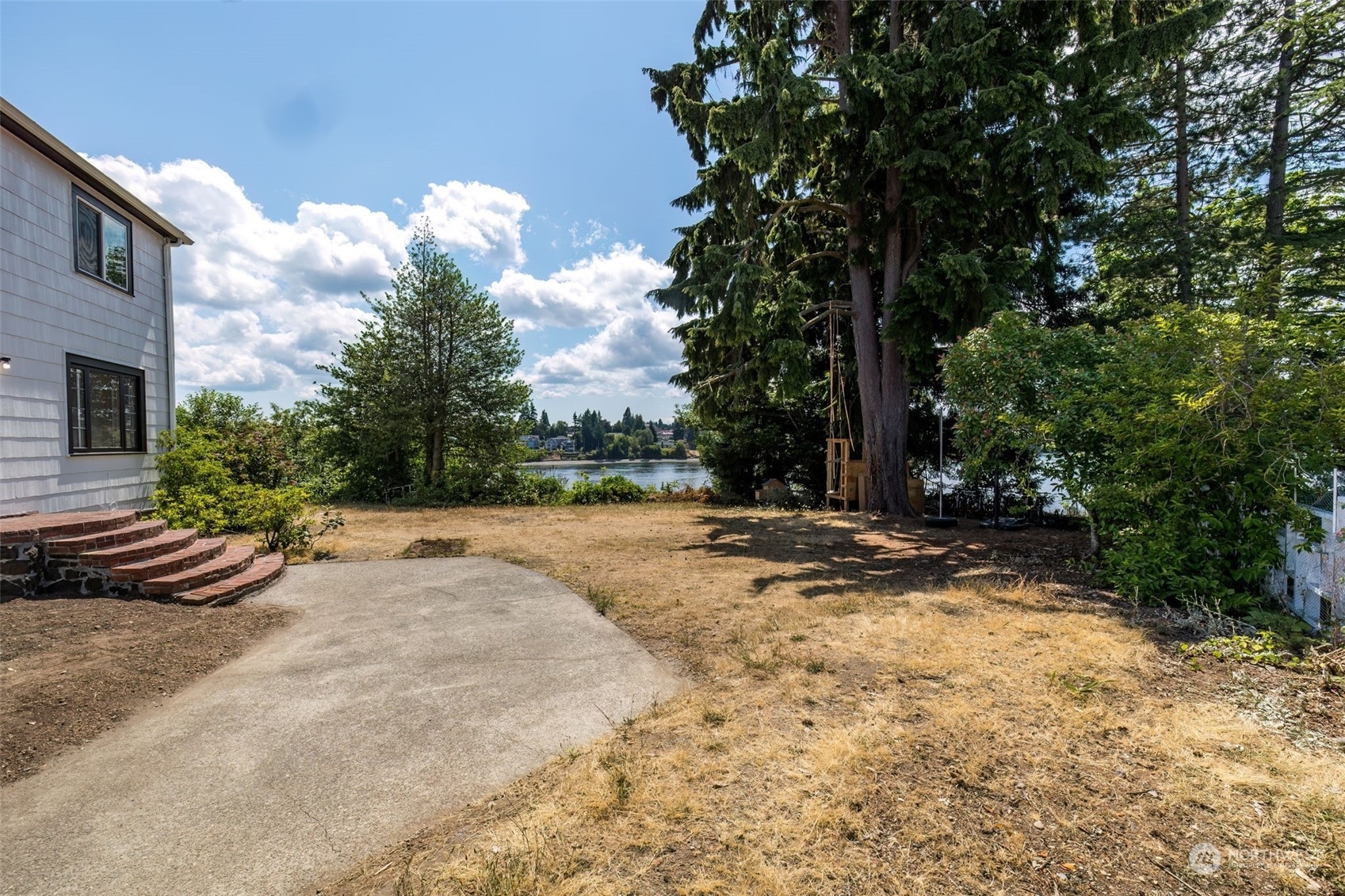 Property Photo:  2507 Reid Avenue  WA 98310 