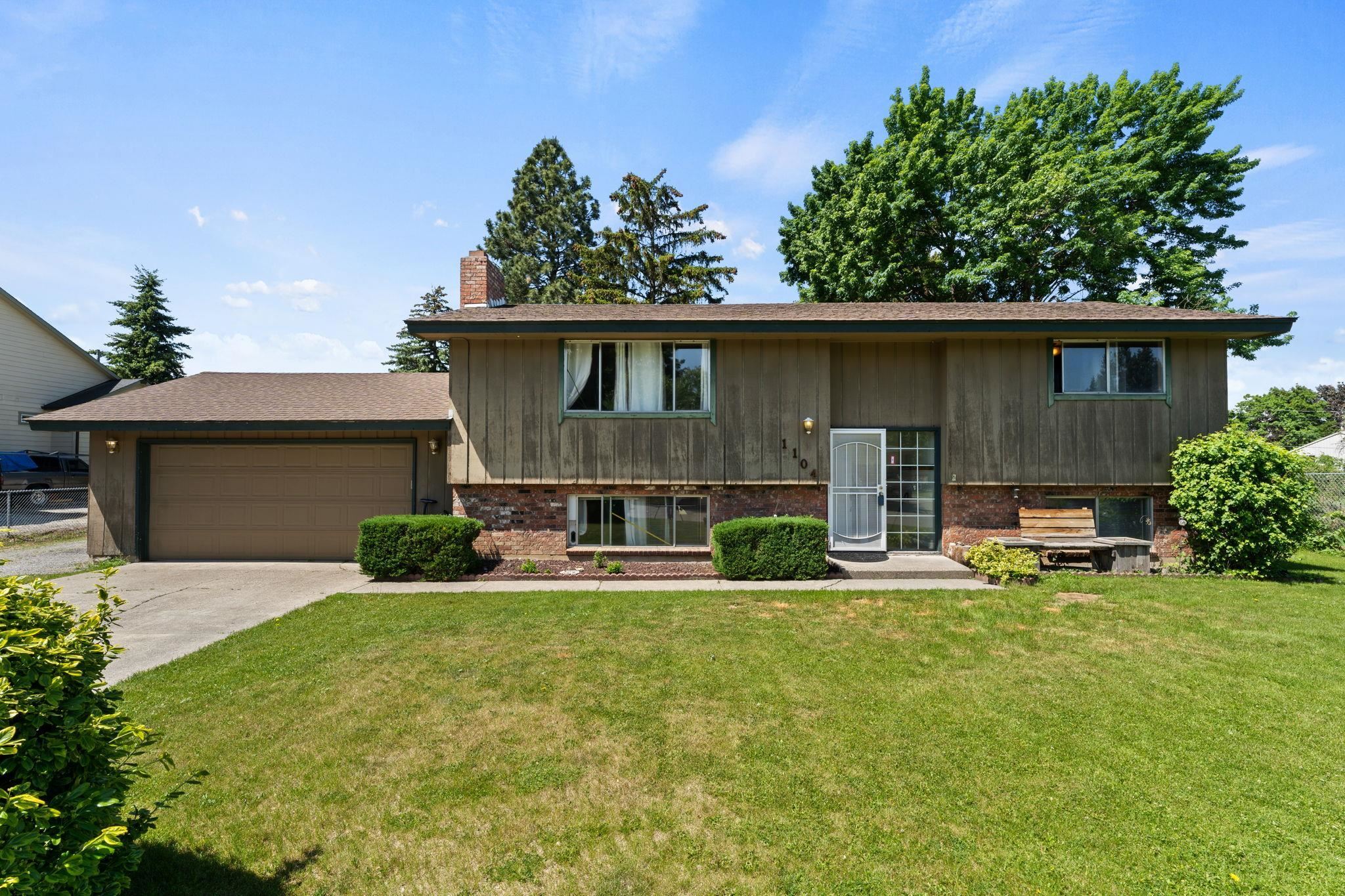 Property Photo: 1104 S Robie Rd WA 99206