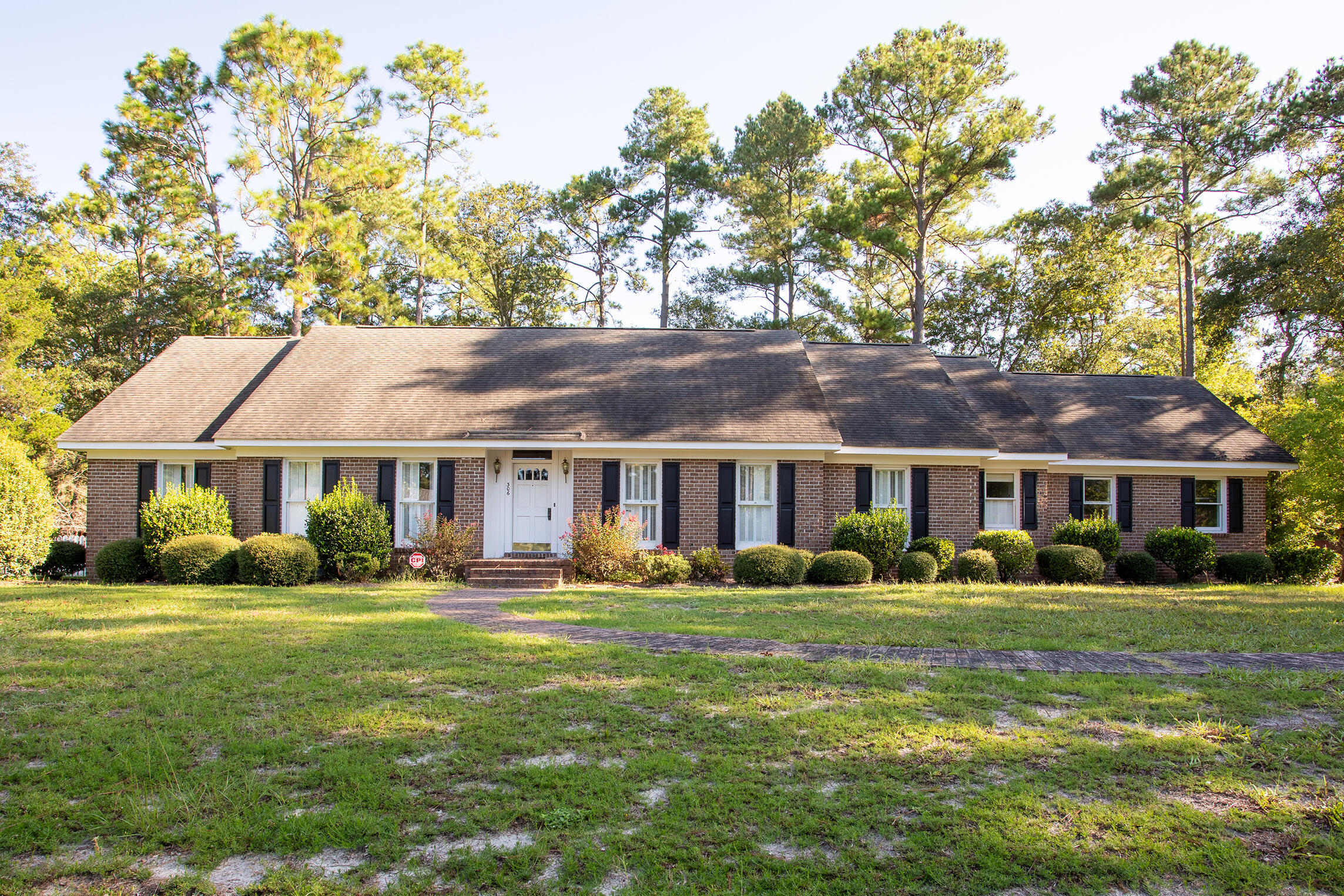 Property Photo: 306 Wade Hampton Avenue SC 29488