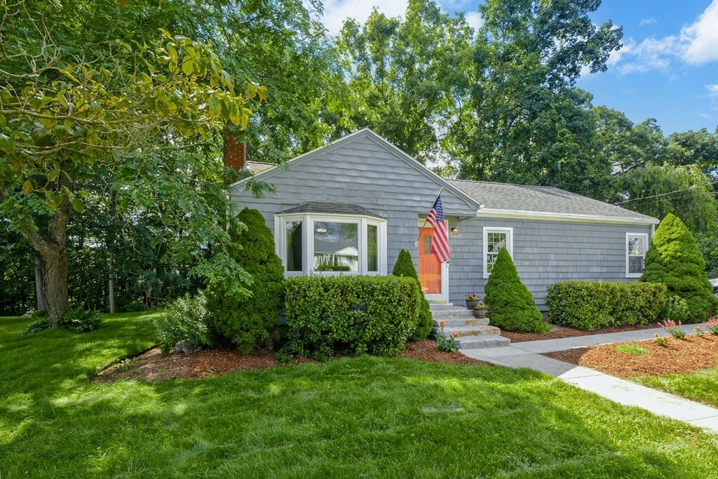 Property Photo:  9 Hollywood Drive  MA 01536 