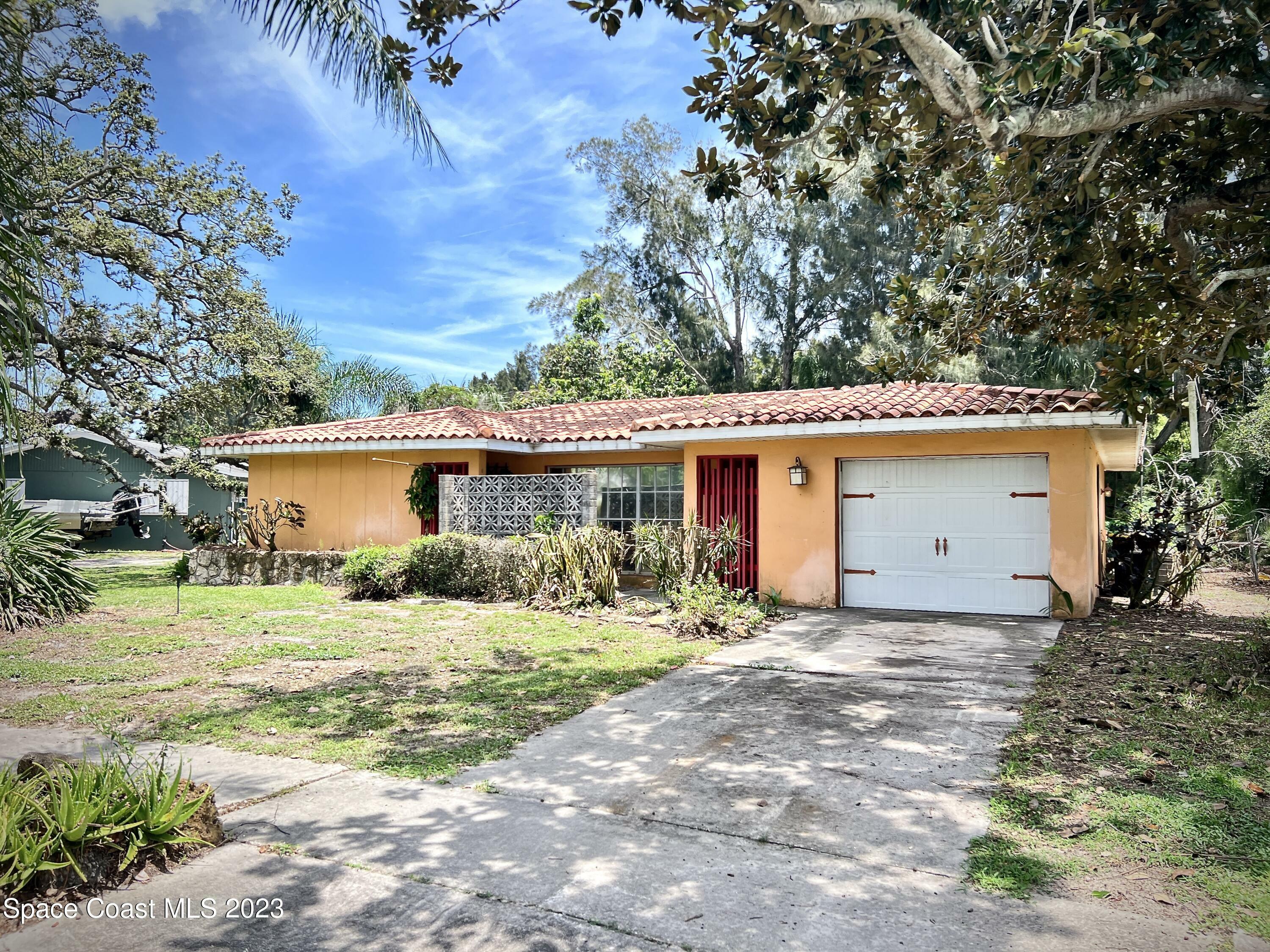 Property Photo:  1225 Bonita Court NE  FL 32905 