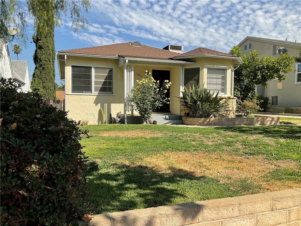 Property Photo:  1009 E Palm Avenue  CA 91501 