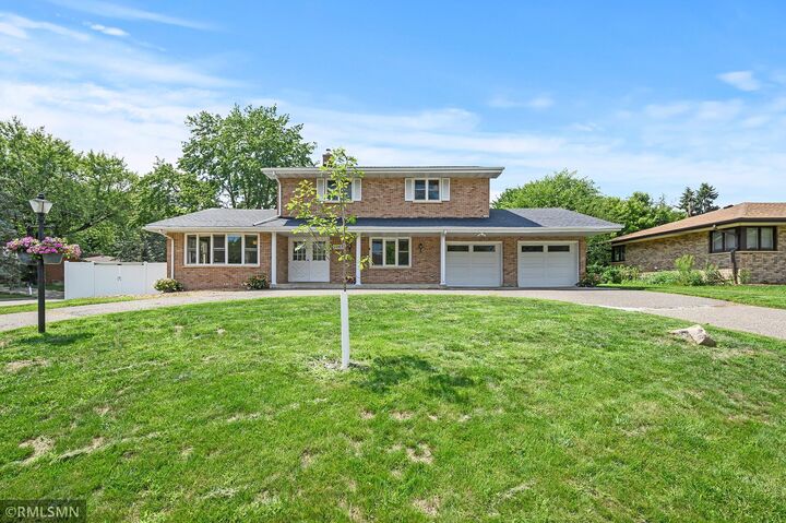2063 Fry Street  Roseville MN 55113 photo