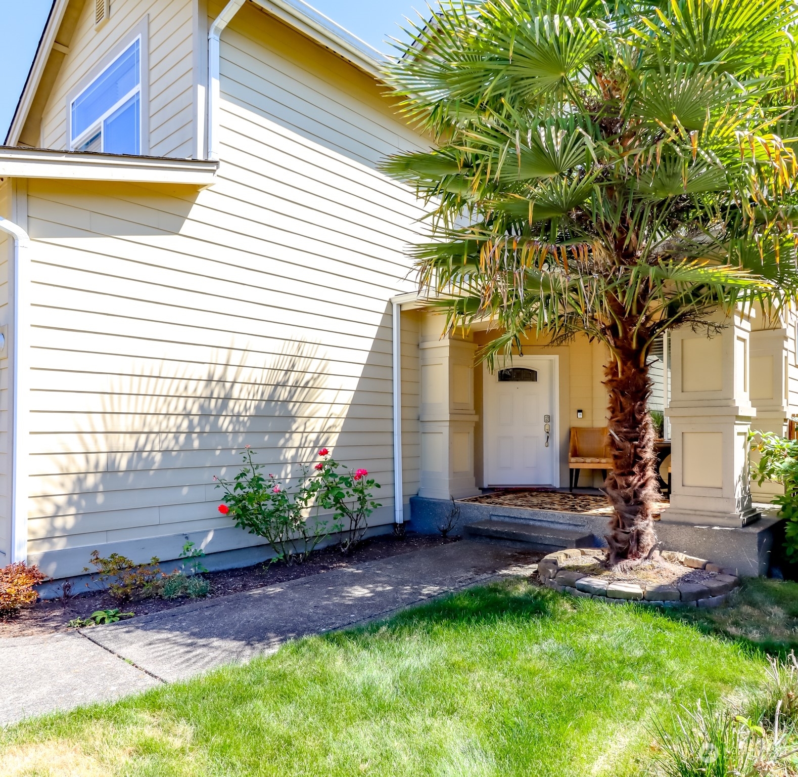 Property Photo:  2925 NE 8th Street  WA 98056 