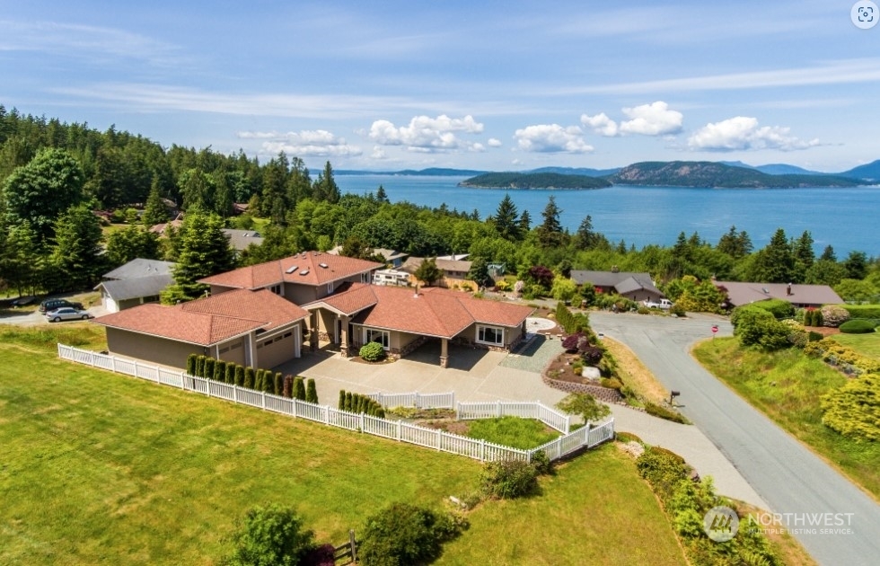 Property Photo:  3688 Birch Way  WA 98221 