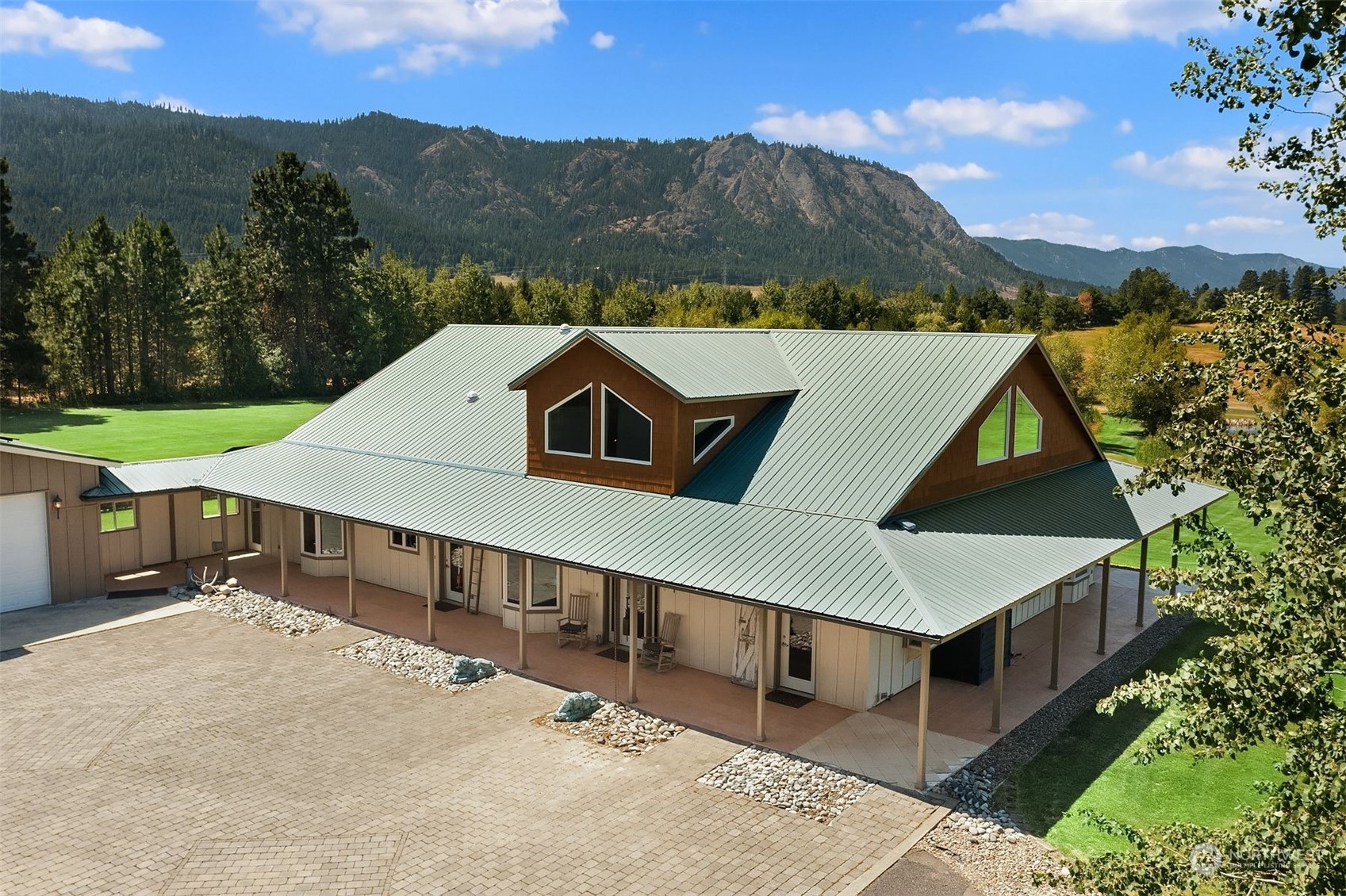 Property Photo: 642 Iron Mountain Road WA 98922
