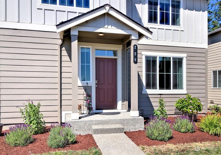 Property Photo:  228 Basil Avenue  WA 98584 