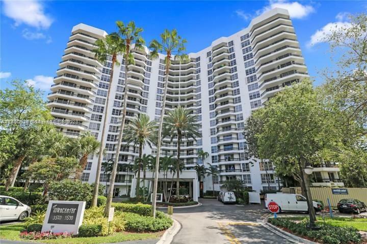 Property Photo: 3600 Mystic Pointe Dr 1008 FL 33180