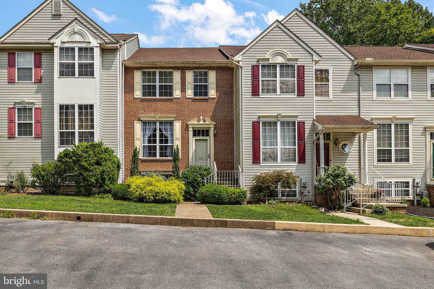 Property Photo: 467 Woodstock Lane DE 19808
