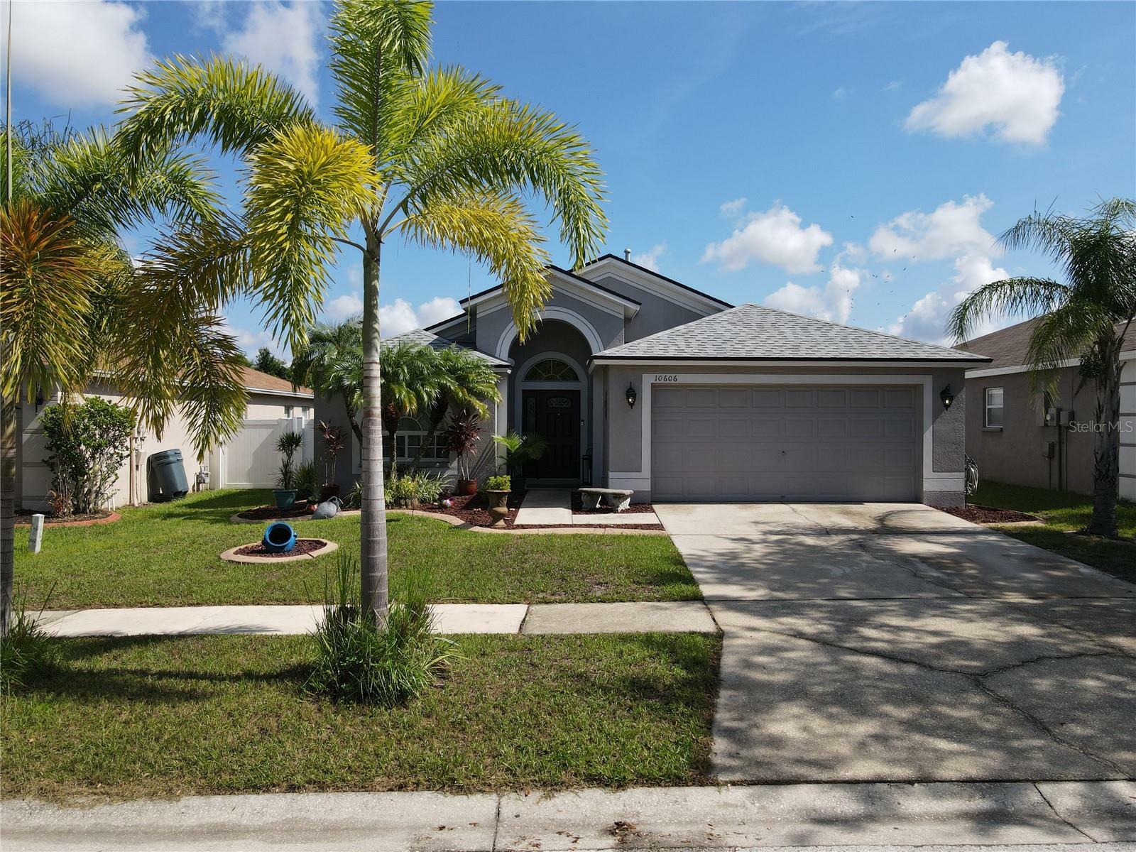 Property Photo:  10606 Logan Chase Lane  FL 33579 