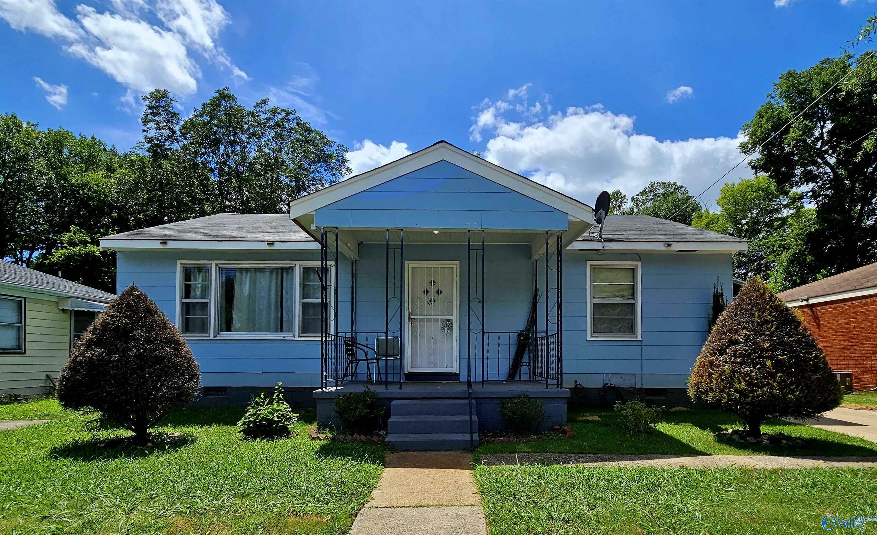 Property Photo:  3804 Penny Street SW  AL 35805 