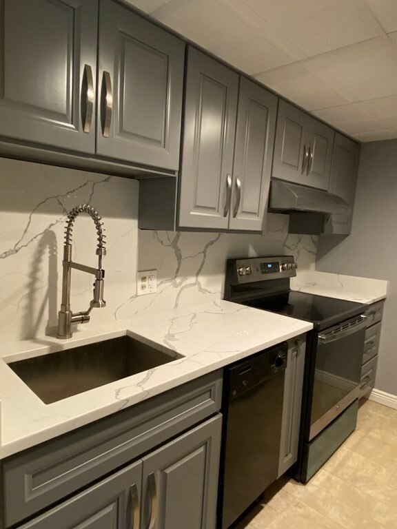 Property Photo:  466 Commonwealth Ave 503  MA 02215 