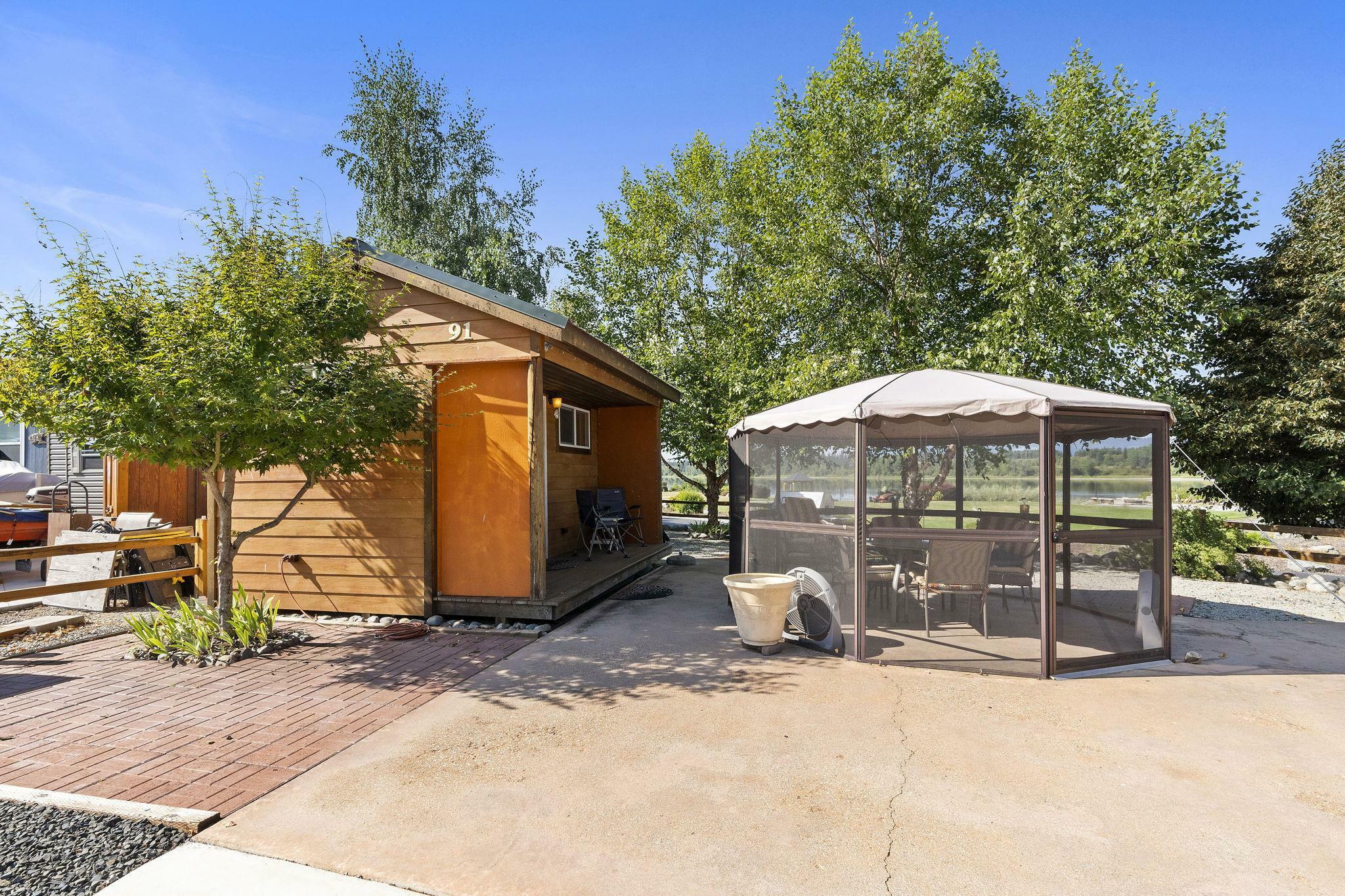 Property Photo: 91 Pathfinder Ln WA 99180