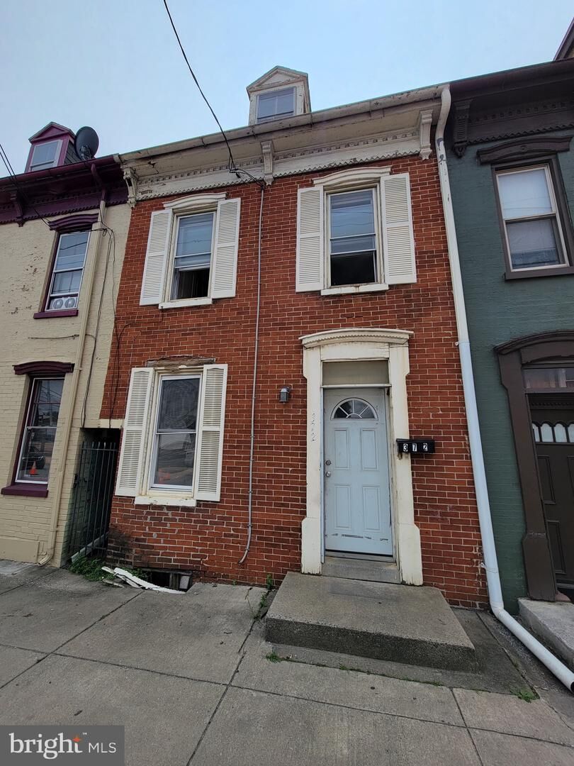 Property Photo: 372 E Philadelphia Street PA 17403