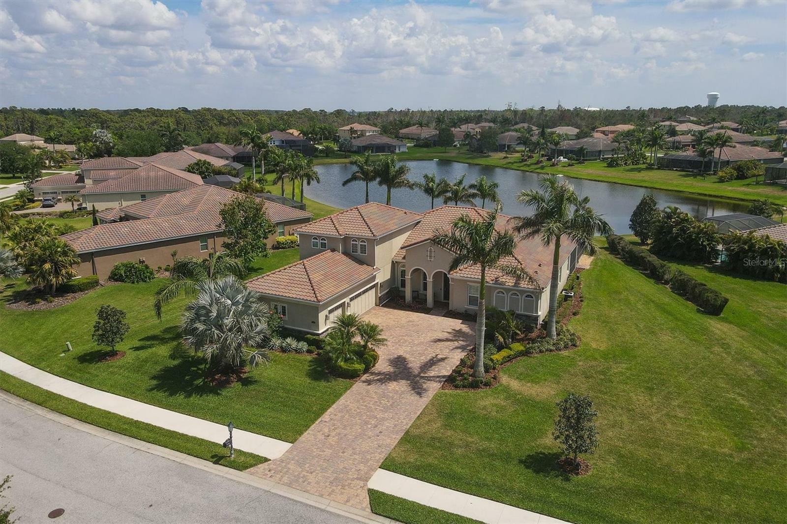 Property Photo: 17006 1st Drive E FL 34212