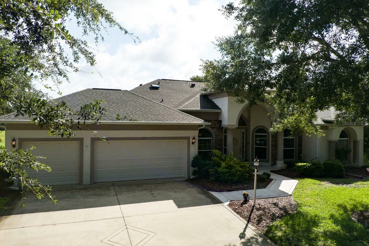 Property Photo:  1407 Dolph Circle  FL 32174 