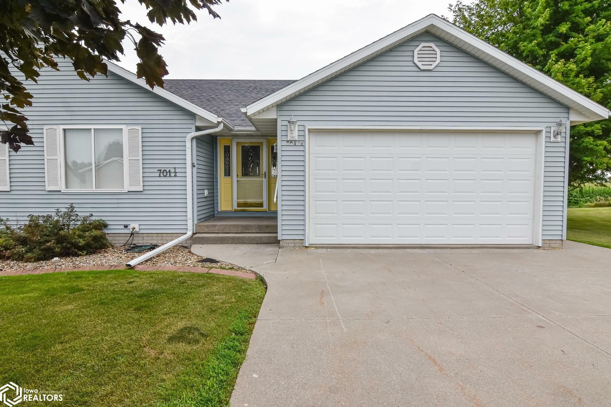 Property Photo:  701 1/2 Crestview Drive  IA 50142 