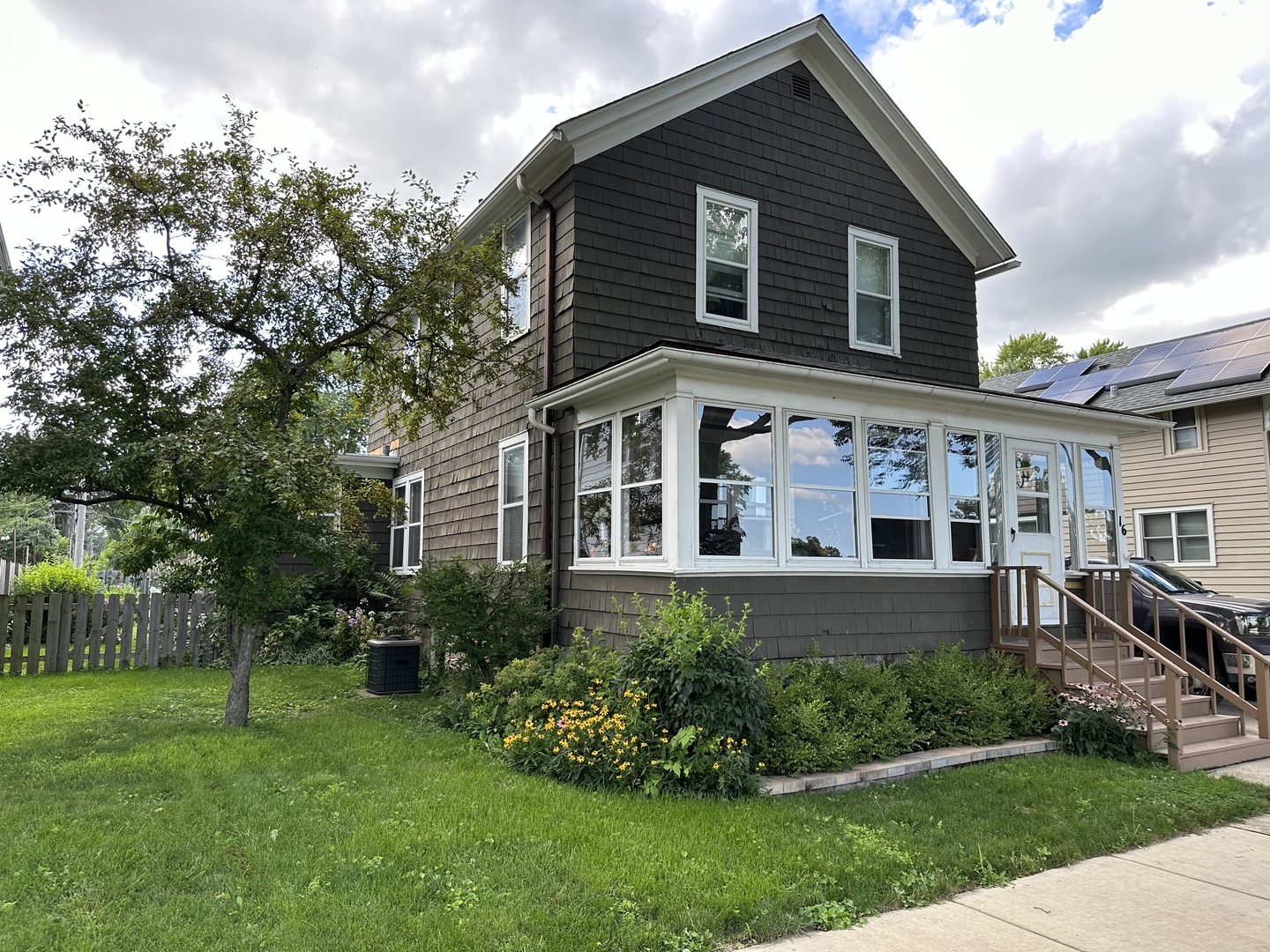 Property Photo:  16 N Lancaster Avenue  IL 60506 