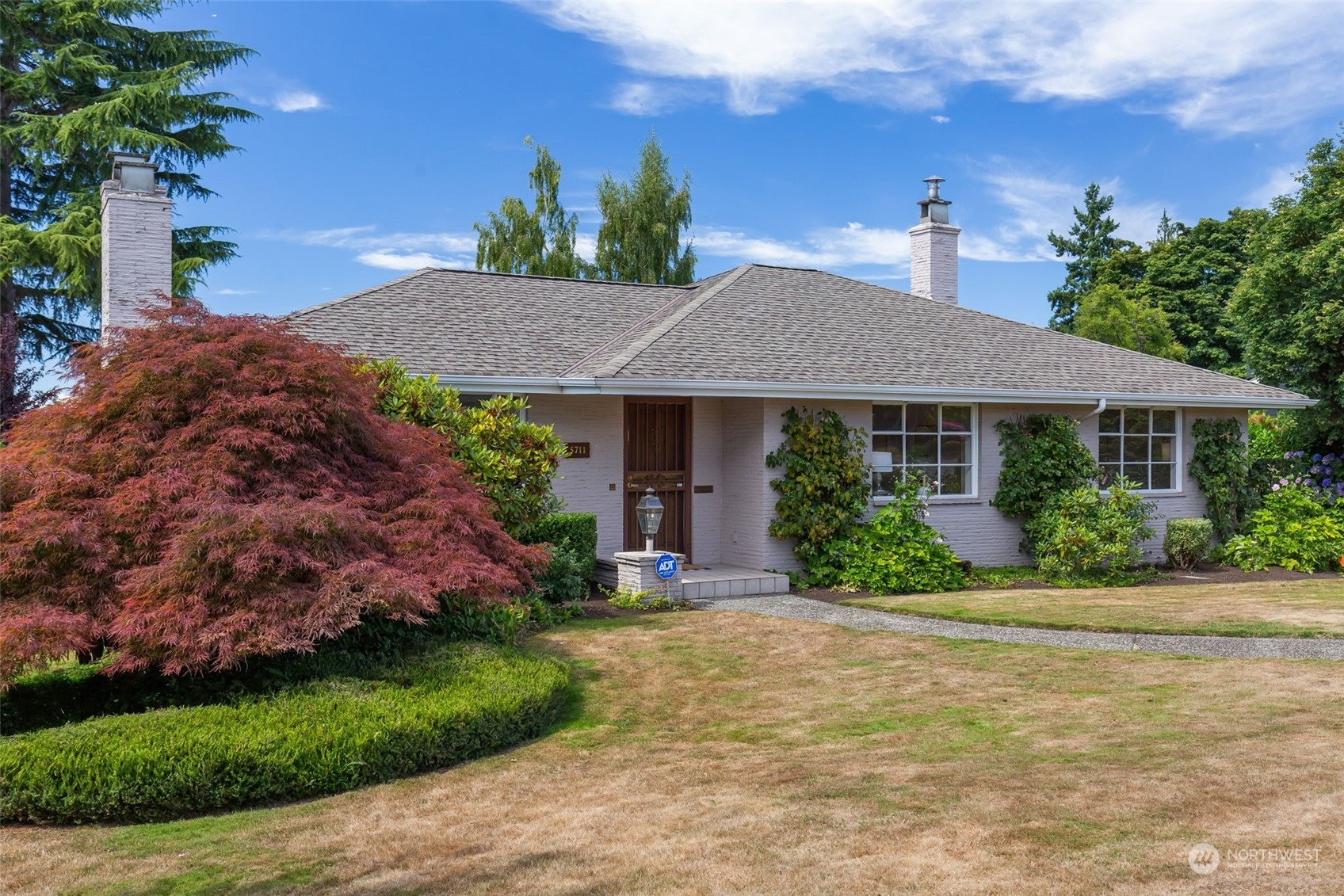 Property Photo: 5711 61st Ave NE WA 98105