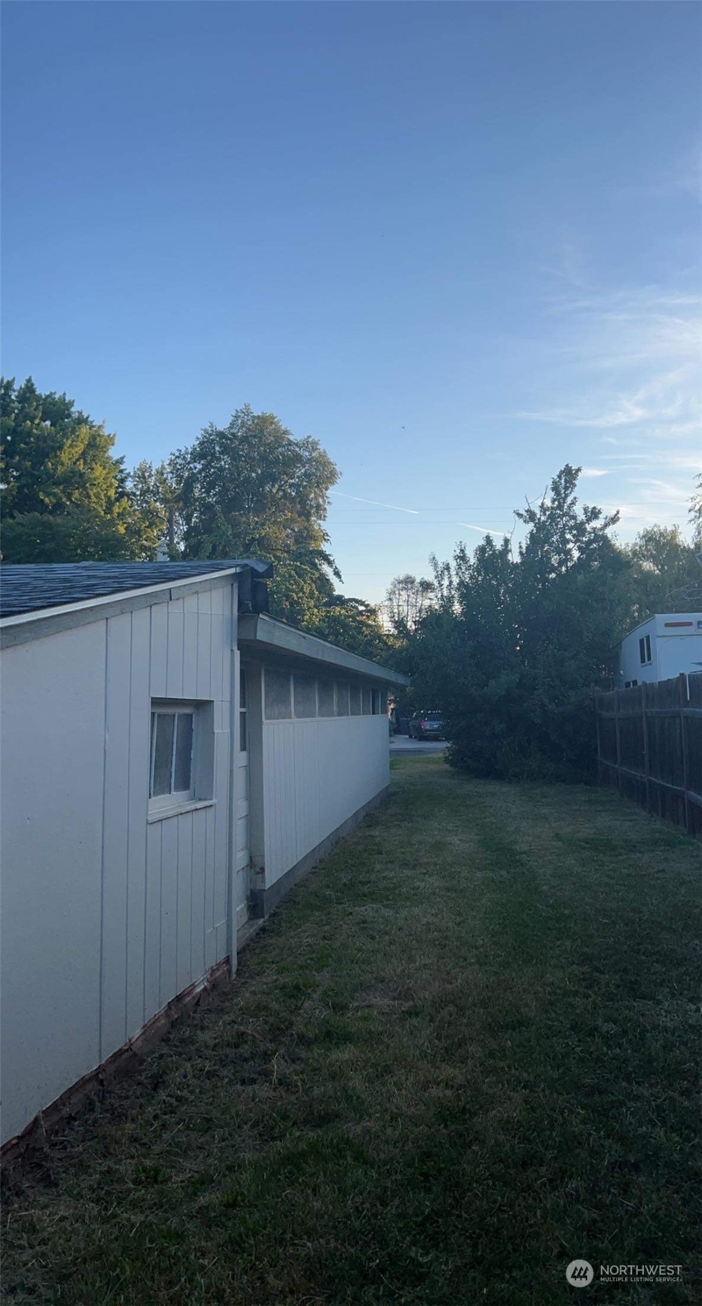 Property Photo:  911 SE Date Street  WA 99324 