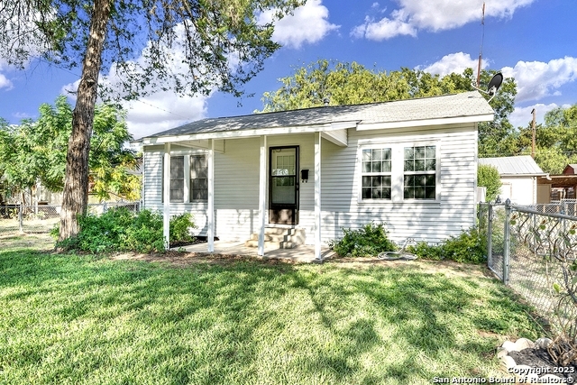 Property Photo:  332 Lantana Ln  TX 78064 