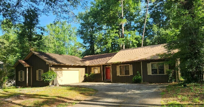 Property Photo: 5184 Avanti Court GA 30088