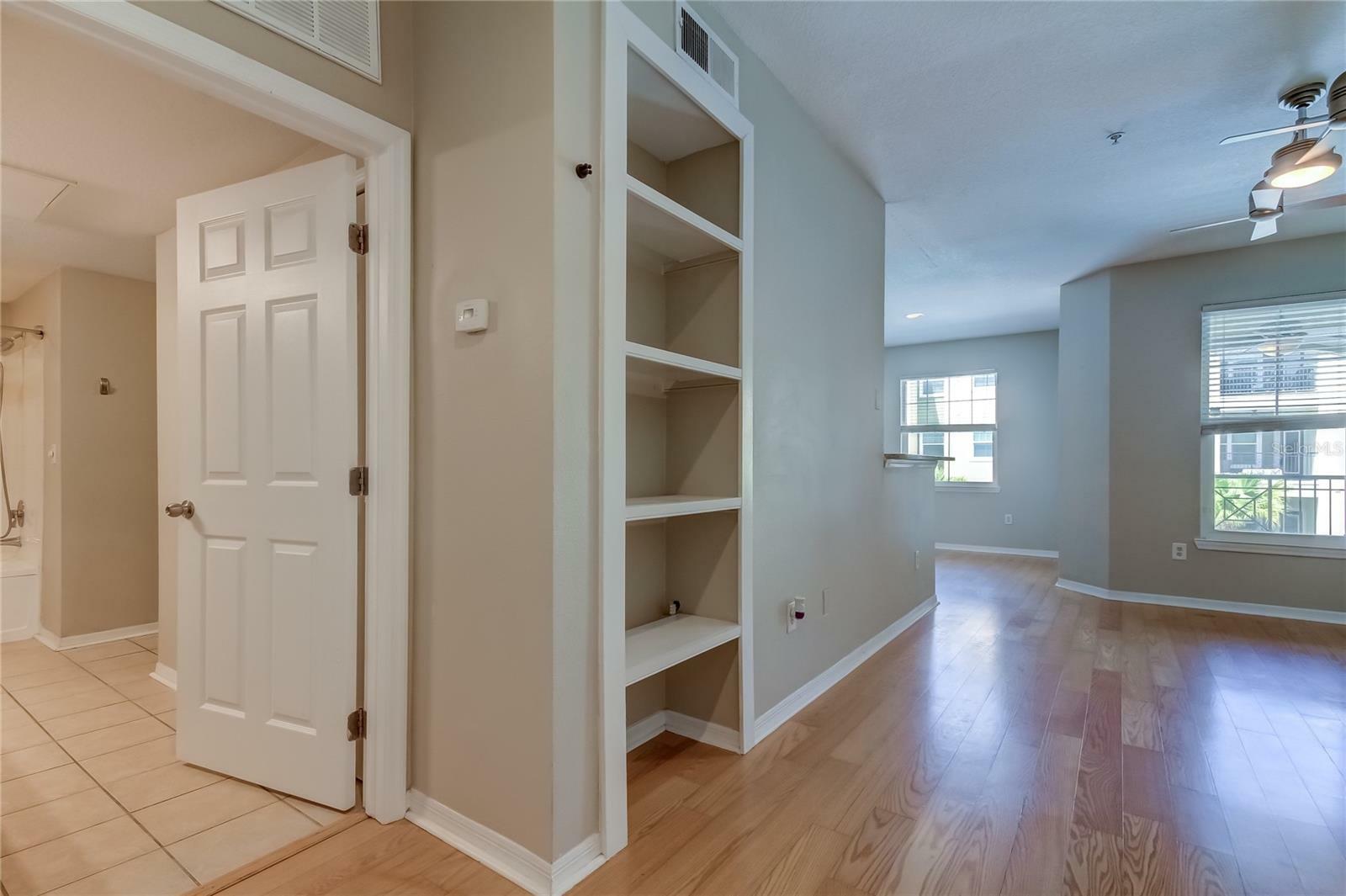 Property Photo:  1910 E Palm Avenue 10202  FL 33605 