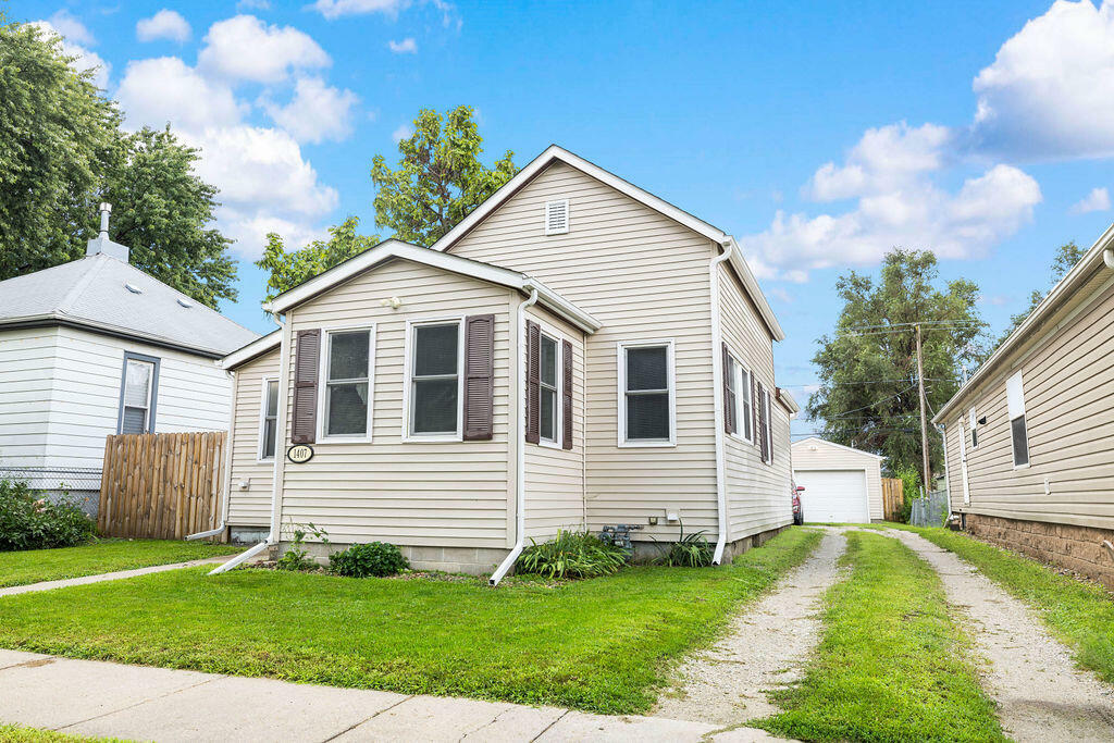 Property Photo:  1407 Avenue D  IA 51501 